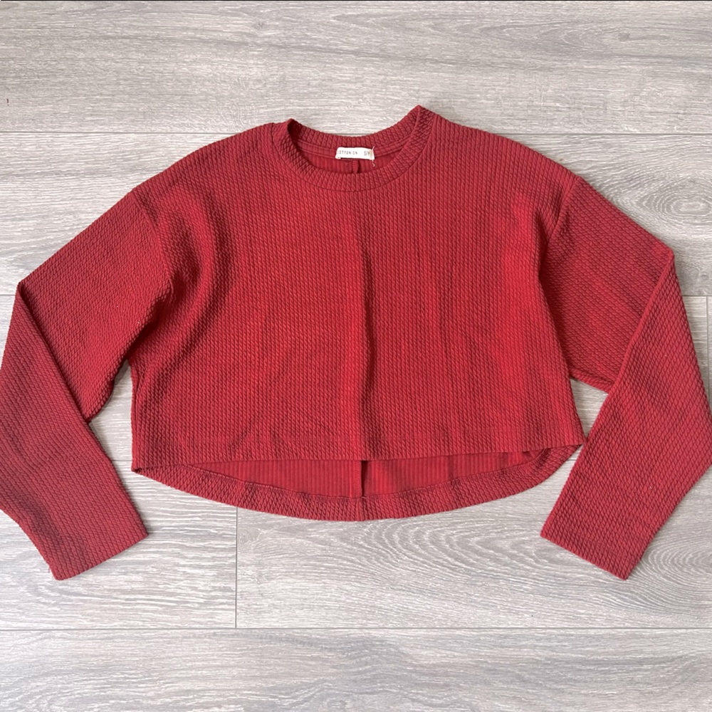 Knitted cropped sweater